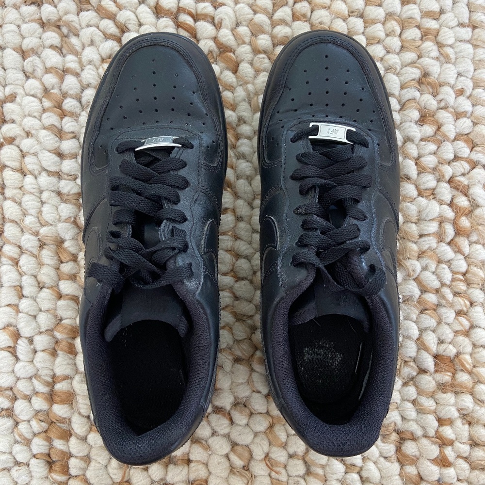 Black Nike Air Force 1